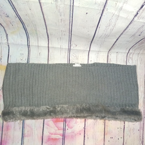 New York & Co Womens Heather Grey Infinity Scarf Knit W/Faux Fur Trim OS - Picture 6 of 6